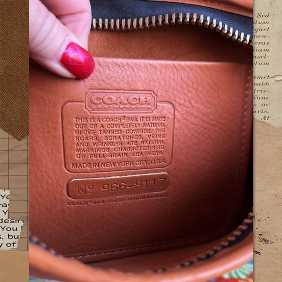 VINTAGE COACH LARGE SLIM CLUTCH IN BRITISH TAN 9555 - Picture 12 of 14